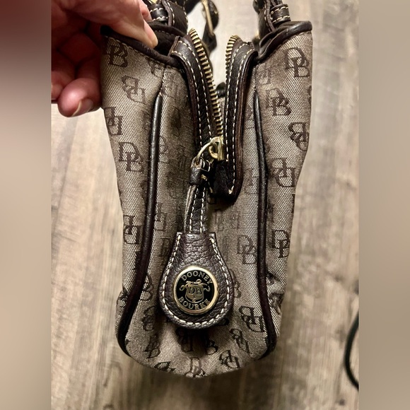 Dooney & Bourke Monogrammed Brown Leather Shoulder Bag - Picture 2 of 8